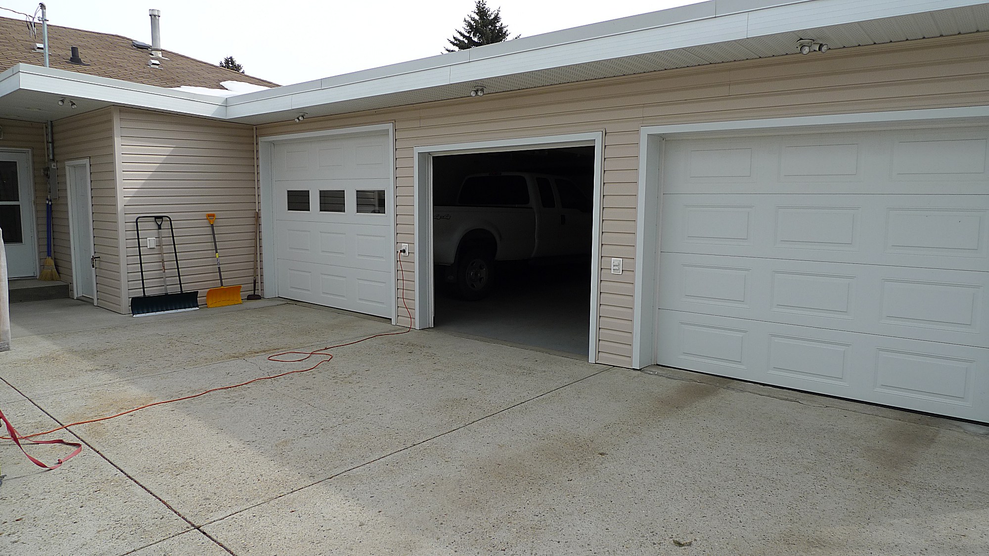 Soffit Lighting By Dedicated Renovations Inc